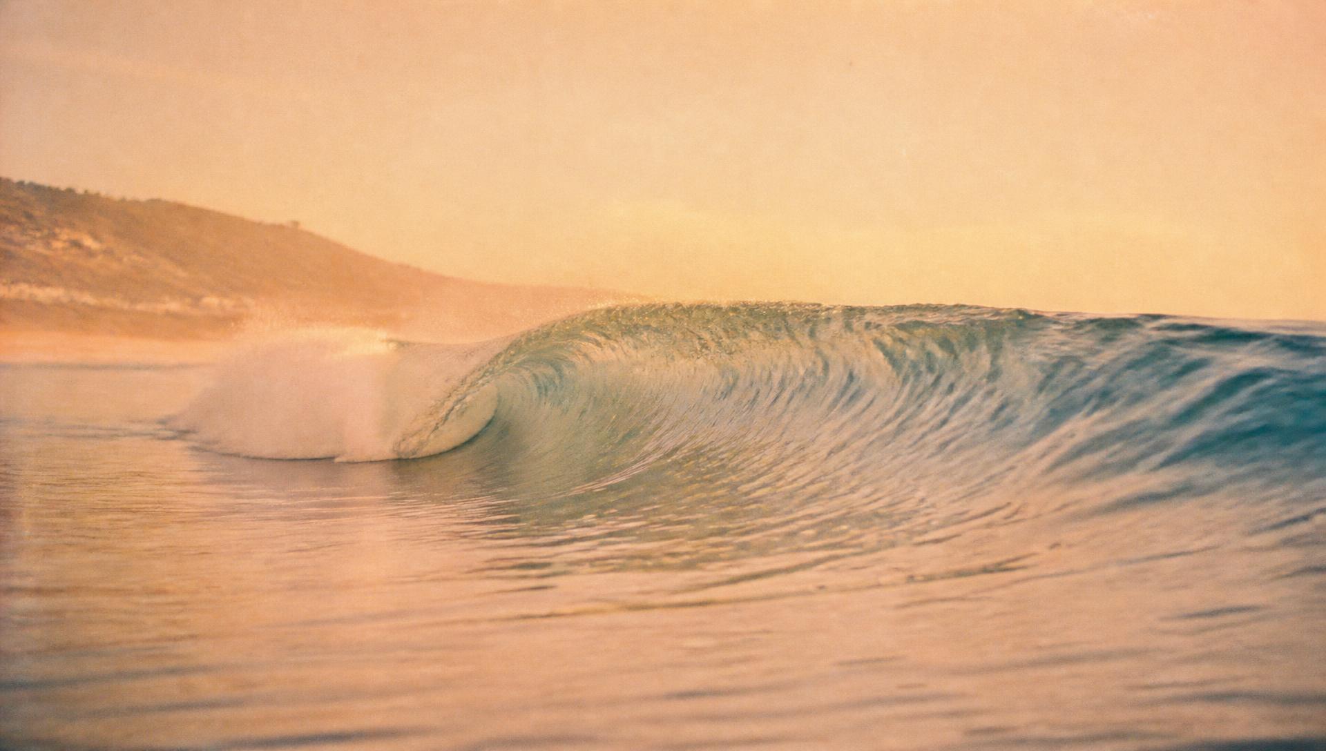 Pacific wave at dawn — outdoor experiential therapy near Recovery Republic in Venice